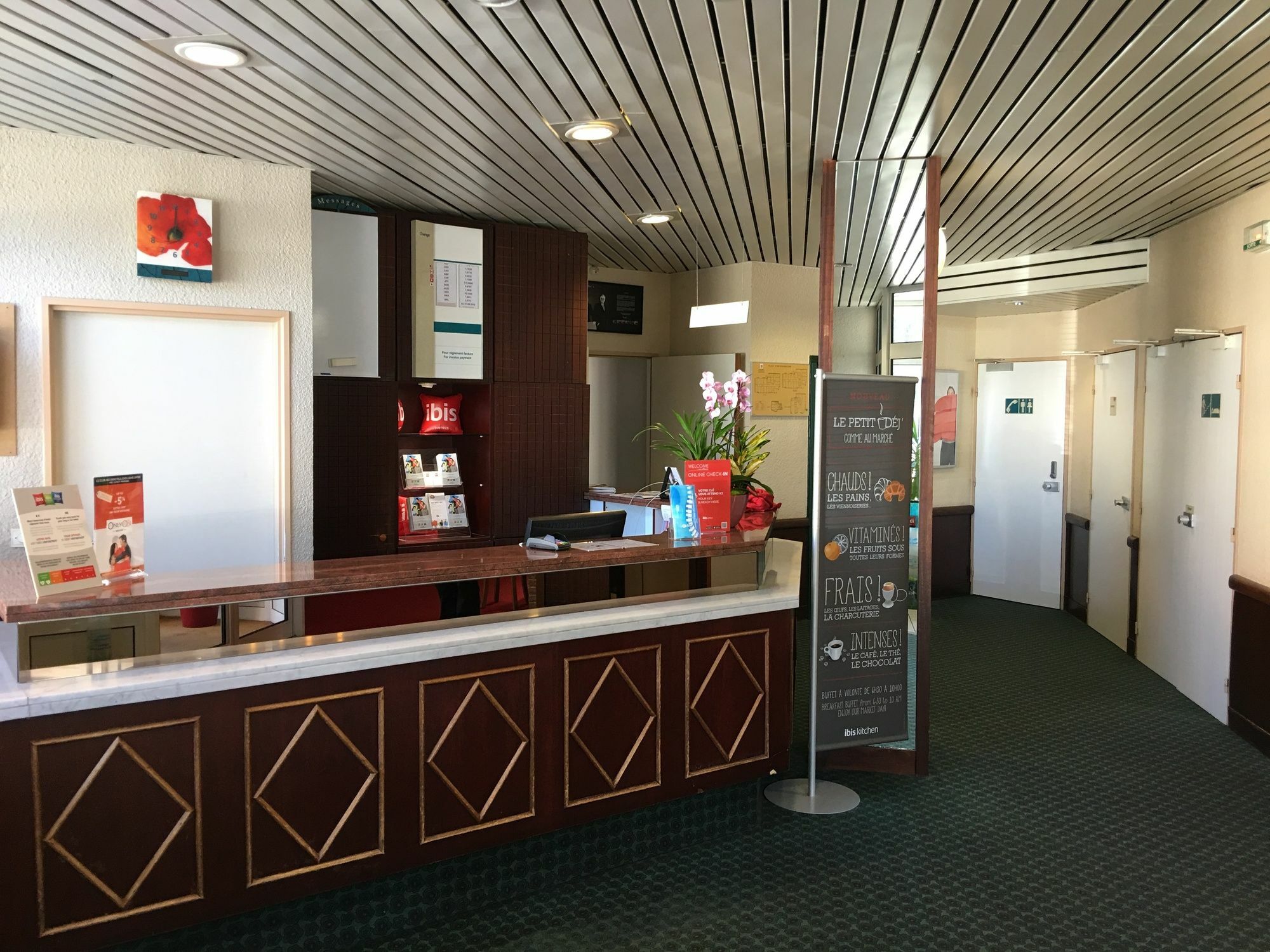 Ibis Styles Sur Centre Cathedrale Hotel