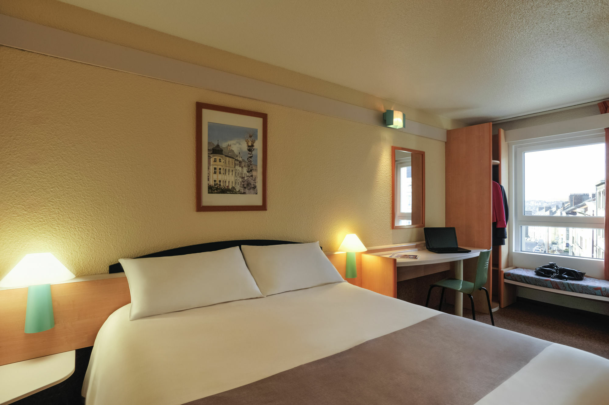 Ibis Styles Sur Centre Cathedrale Hotel