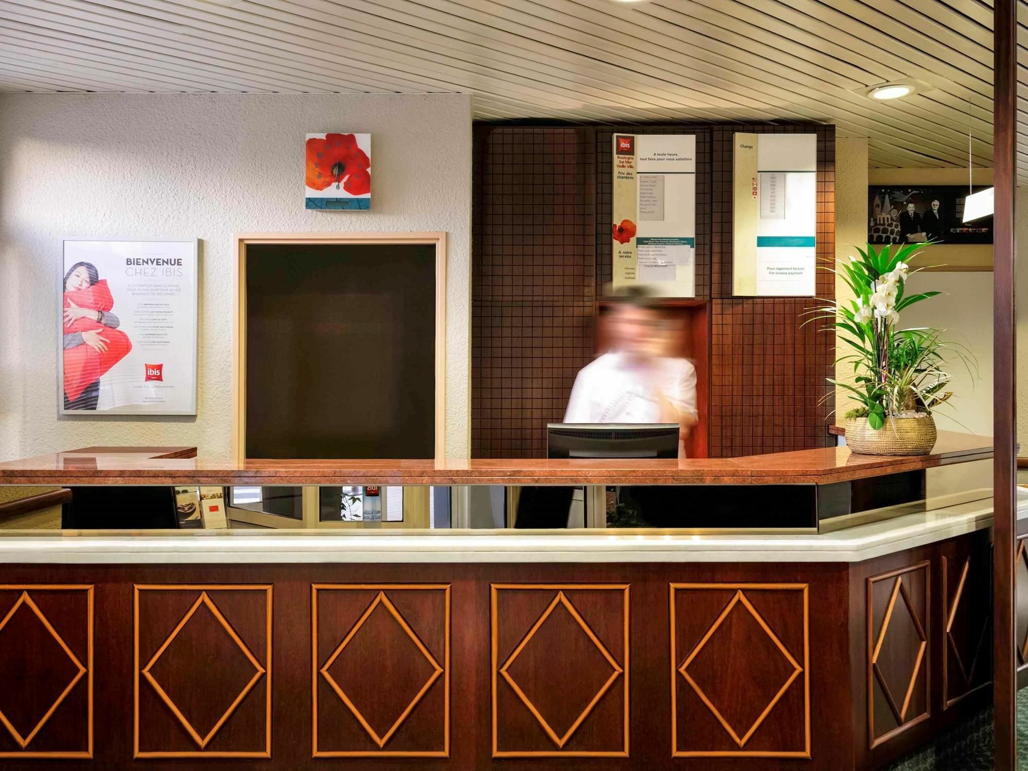 Ibis Styles Sur Centre Cathedrale Hotel 3*