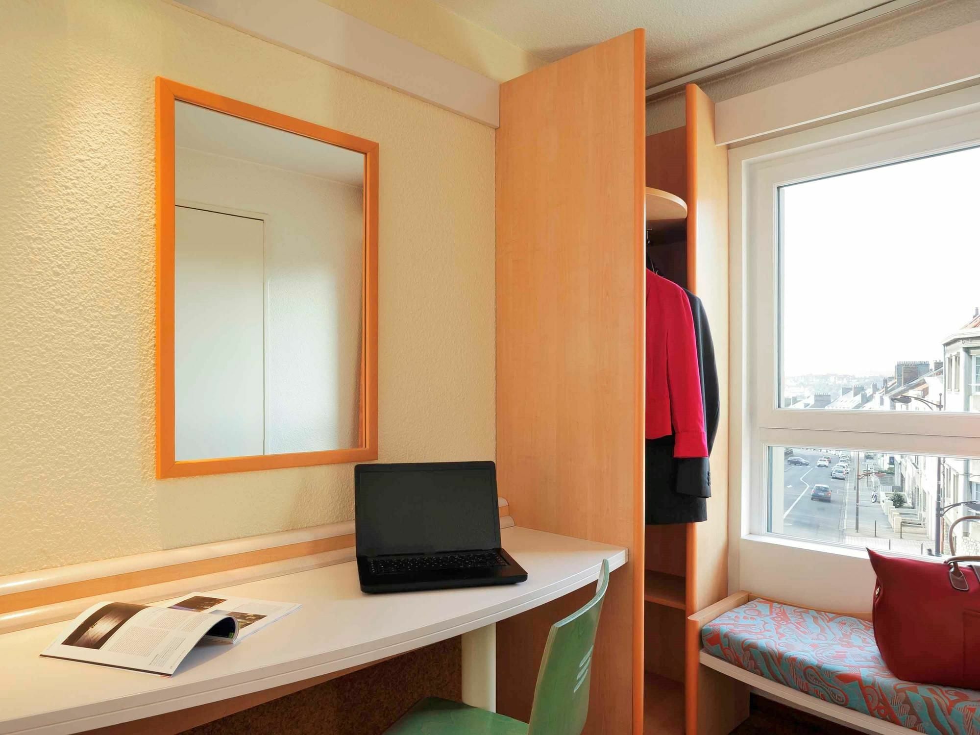 Ibis Styles Sur Centre Cathedrale Hotel