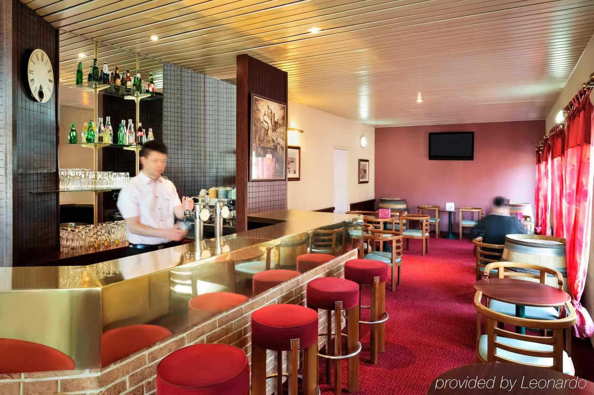 Ibis Styles Sur Centre Cathedrale Hotel 3*